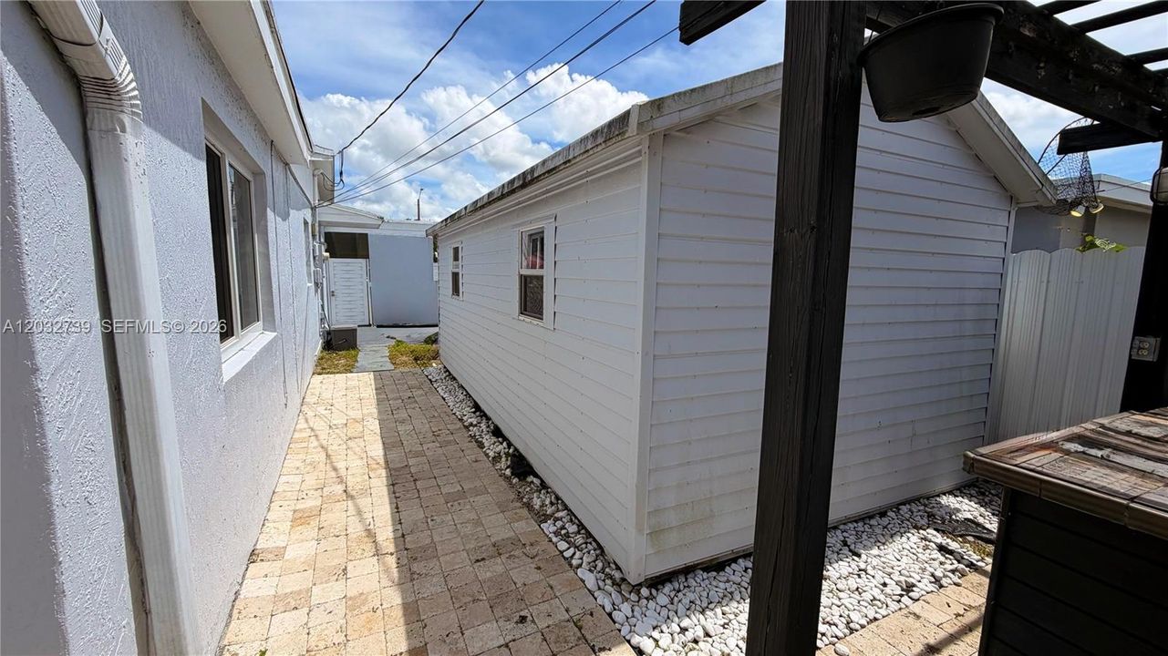 For Sale: $720,000 (3 beds, 2 baths, 1666 Square Feet)