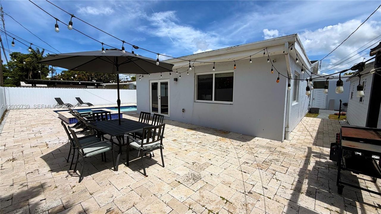 For Sale: $720,000 (3 beds, 2 baths, 1666 Square Feet)