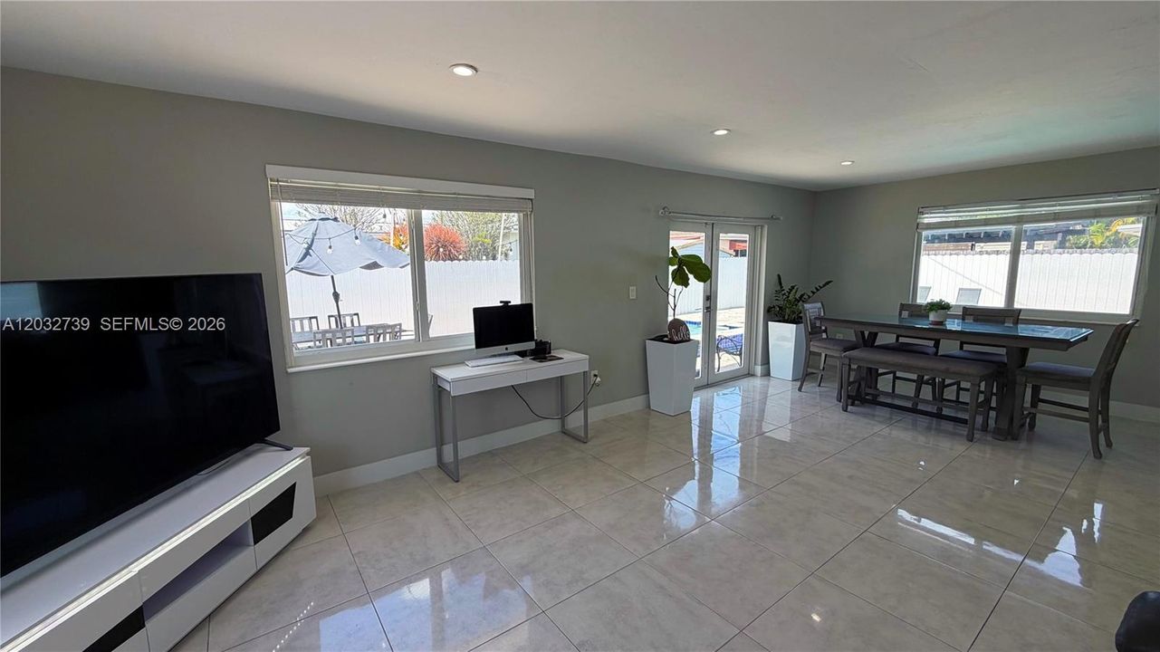 For Sale: $720,000 (3 beds, 2 baths, 1666 Square Feet)
