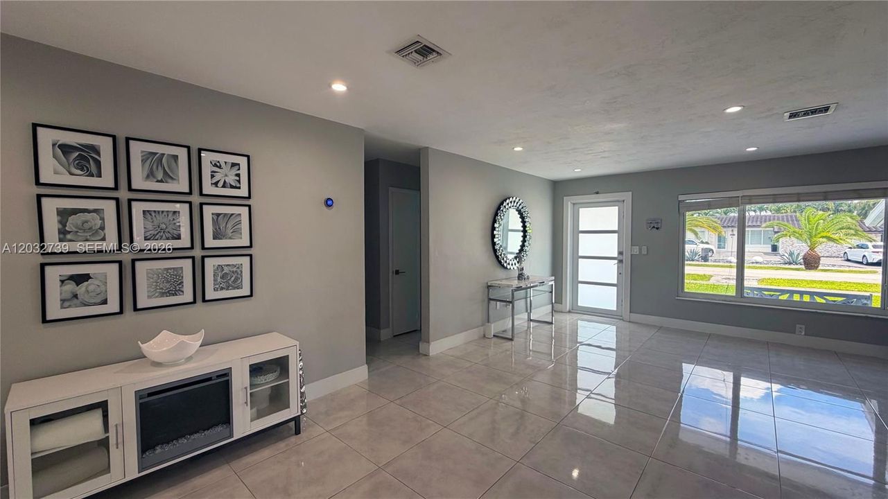 For Sale: $720,000 (3 beds, 2 baths, 1666 Square Feet)