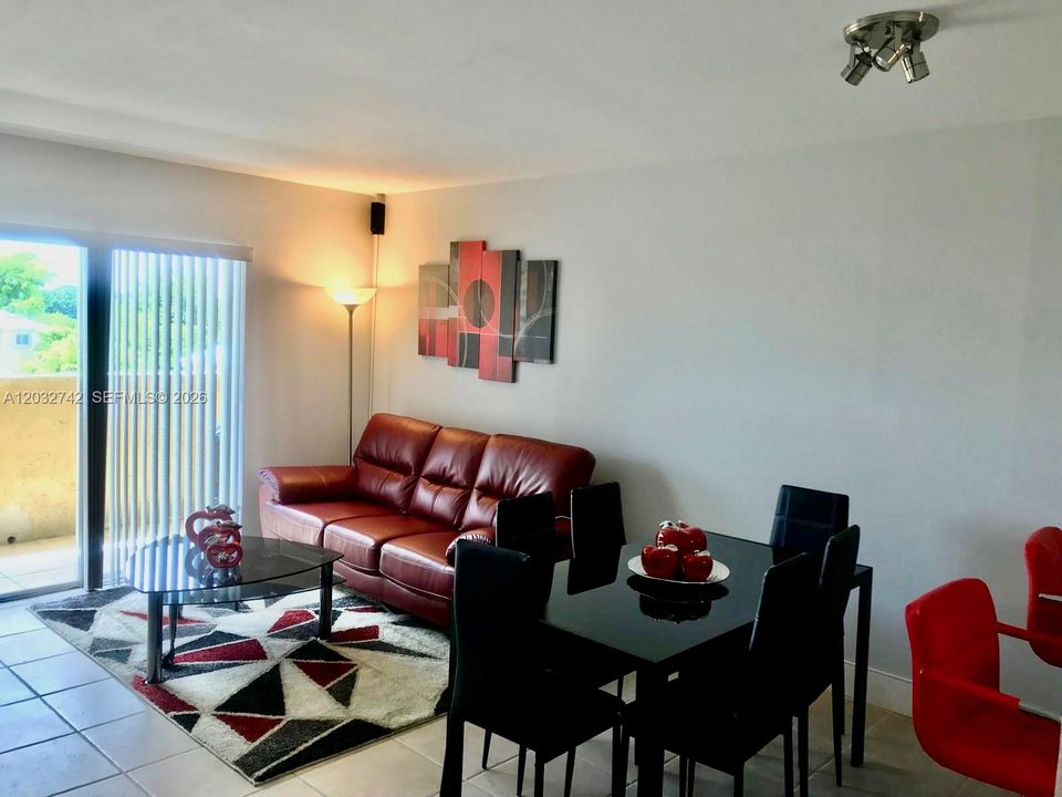For Rent: $2,150 (2 beds, 2 baths, 912 Square Feet)