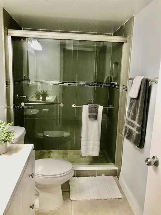For Rent: $2,150 (2 beds, 2 baths, 912 Square Feet)