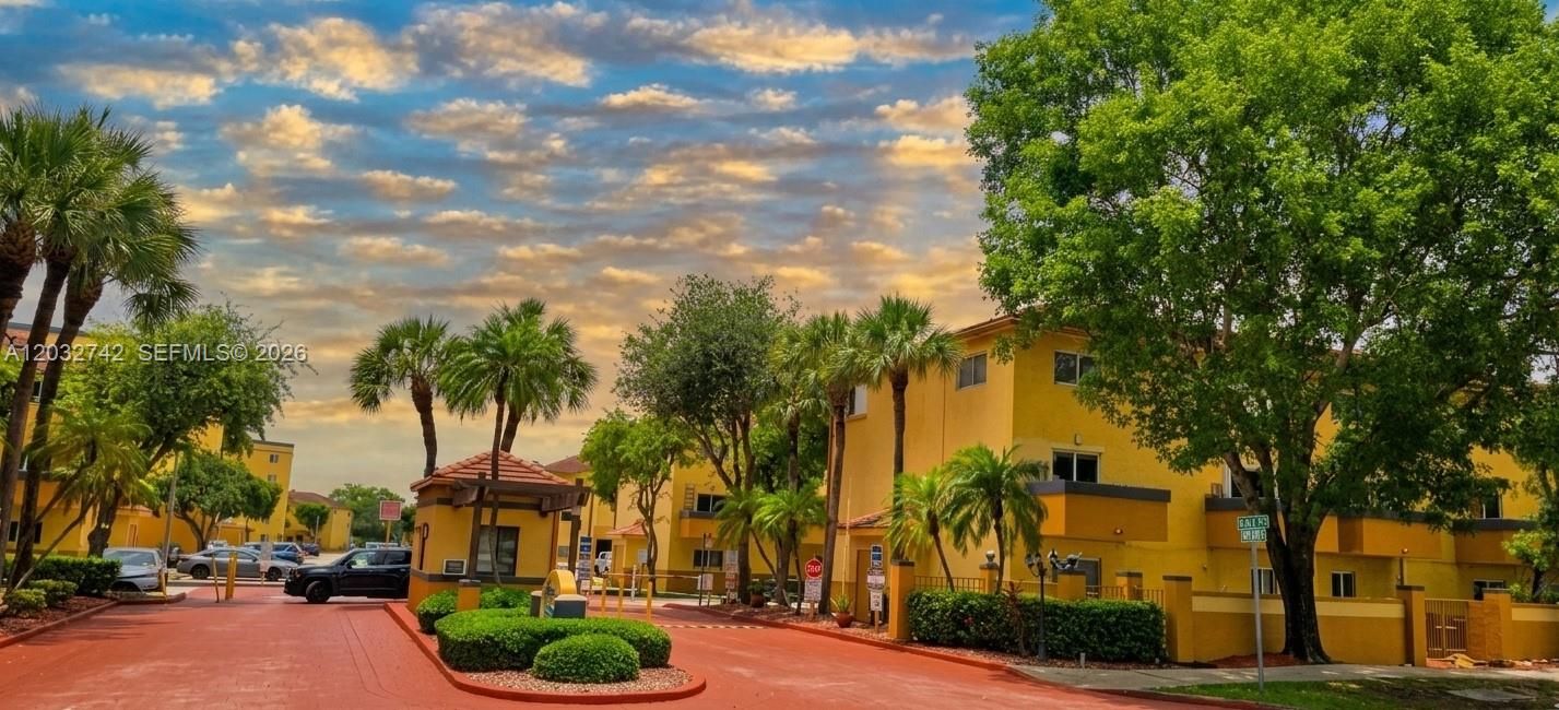 For Rent: $2,150 (2 beds, 2 baths, 912 Square Feet)