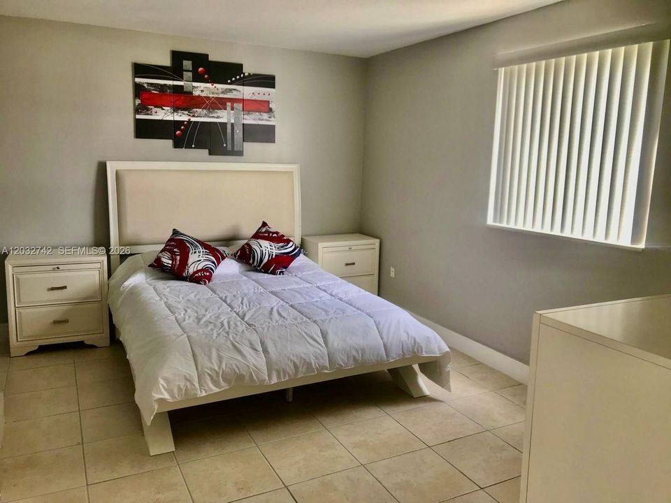 For Rent: $2,150 (2 beds, 2 baths, 912 Square Feet)