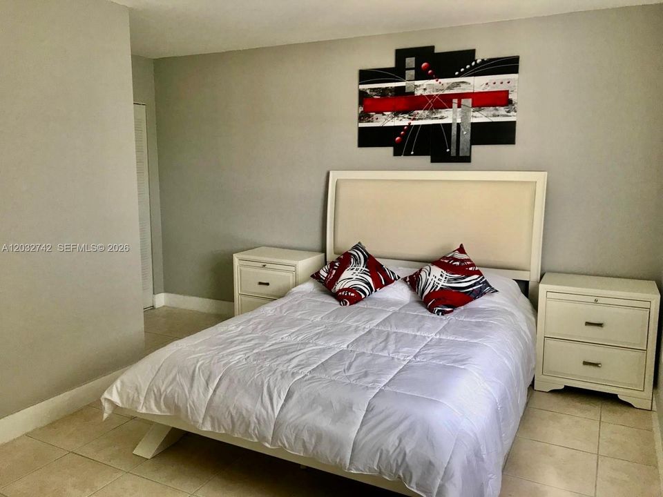 For Rent: $2,150 (2 beds, 2 baths, 912 Square Feet)