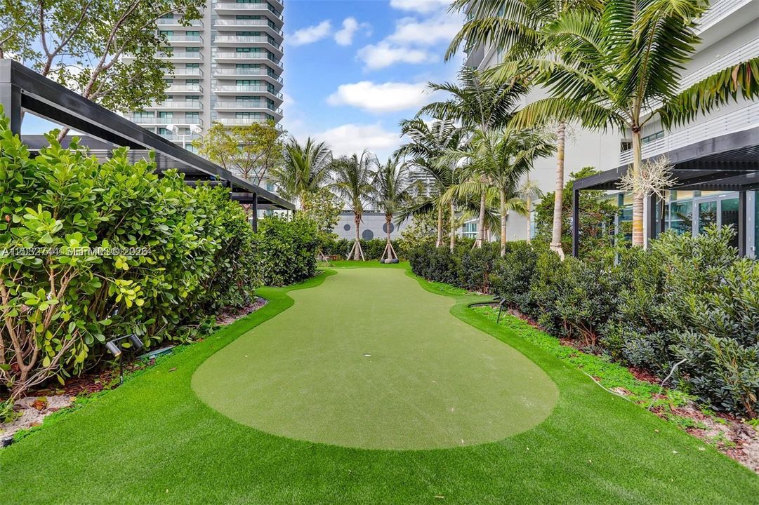 For Rent: $6,100 (2 beds, 2 baths, 1057 Square Feet)
