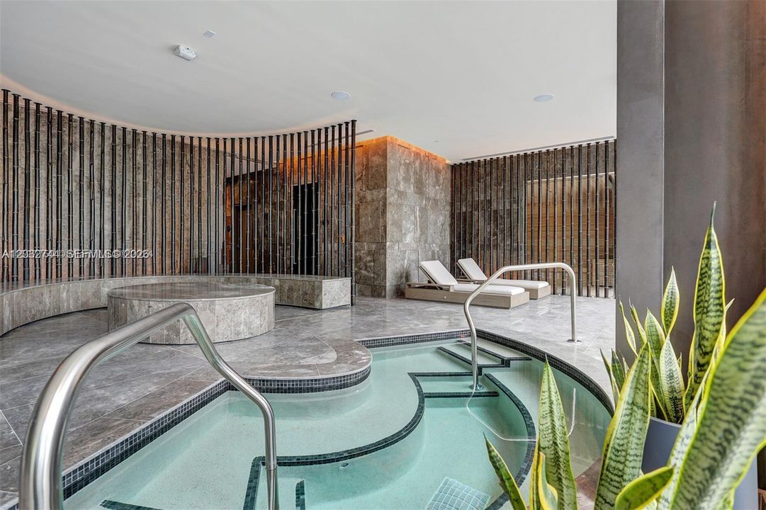 Jacuzzi
