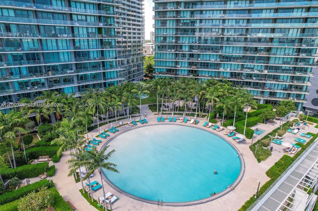 For Rent: $6,100 (2 beds, 2 baths, 1057 Square Feet)
