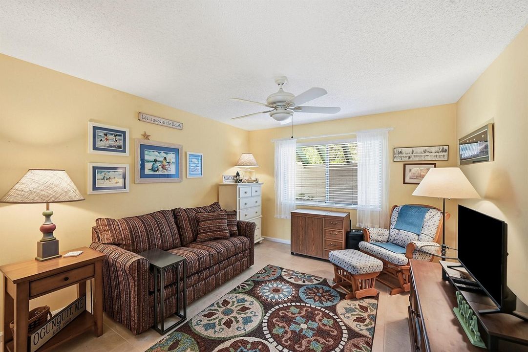 22 Guest Br/Den