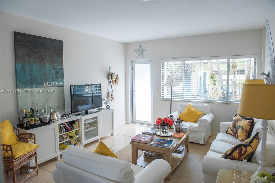 For Rent: $2,300 (1 beds, 1 baths, 464 Square Feet)