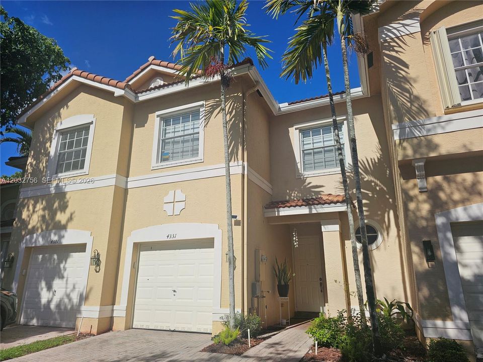 For Sale: $530,000 (3 beds, 2 baths, 1793 Square Feet)
