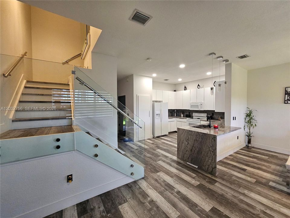 For Sale: $530,000 (3 beds, 2 baths, 1793 Square Feet)