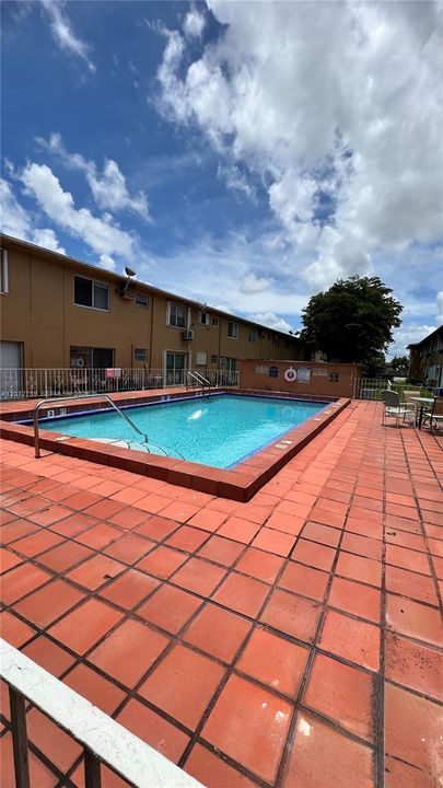 For Rent: $1,600 (1 beds, 1 baths, 591 Square Feet)