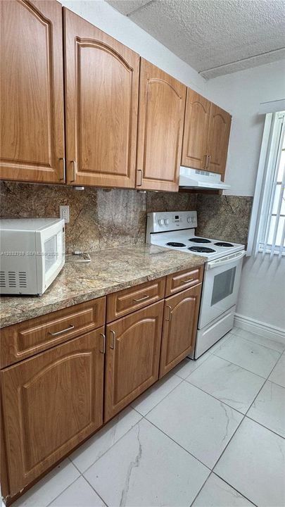 For Rent: $1,600 (1 beds, 1 baths, 591 Square Feet)