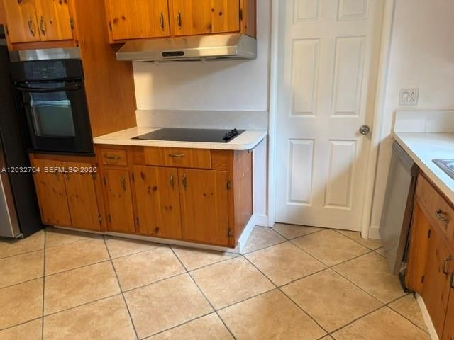 For Rent: $5,650 (2 beds, 2 baths, 1291 Square Feet)
