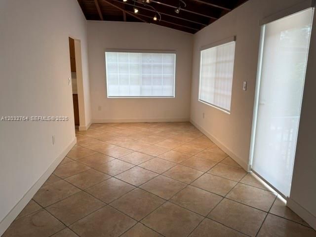 For Rent: $5,650 (2 beds, 2 baths, 1291 Square Feet)