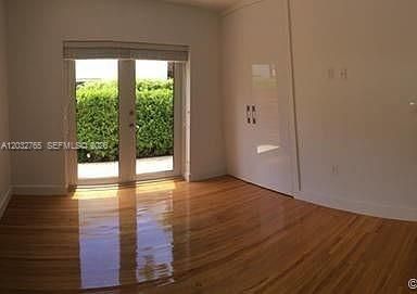 For Rent: $9,500 (3 beds, 2 baths, 1219 Square Feet)