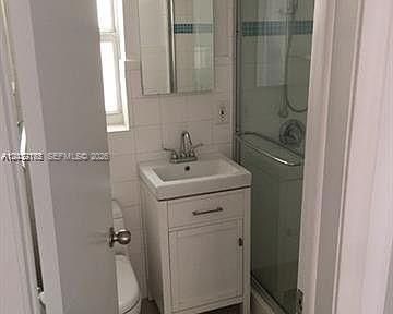 For Rent: $9,500 (3 beds, 2 baths, 1219 Square Feet)