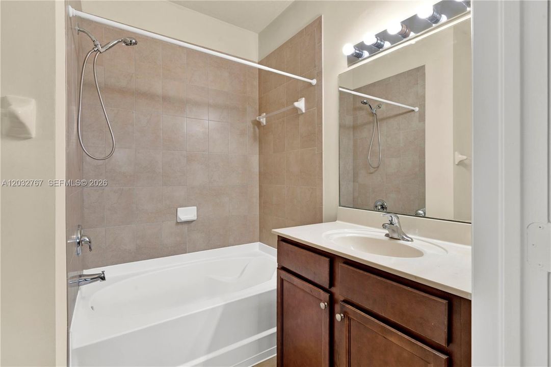 For Rent: $2,800 (3 beds, 2 baths, 1335 Square Feet)