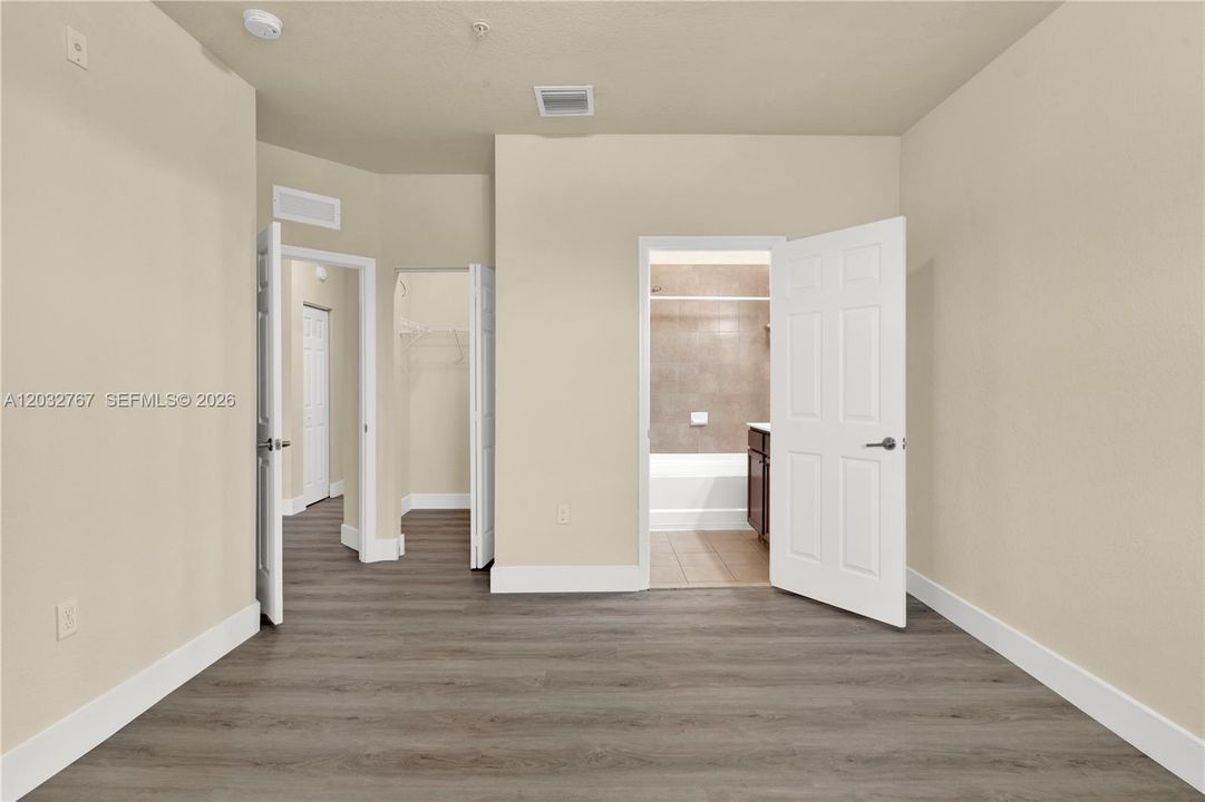 For Rent: $2,800 (3 beds, 2 baths, 1335 Square Feet)