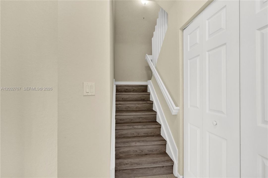For Rent: $2,800 (3 beds, 2 baths, 1335 Square Feet)
