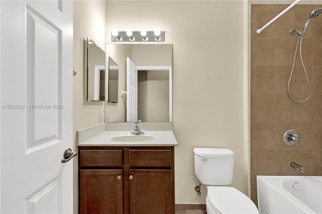 For Rent: $2,800 (3 beds, 2 baths, 1335 Square Feet)