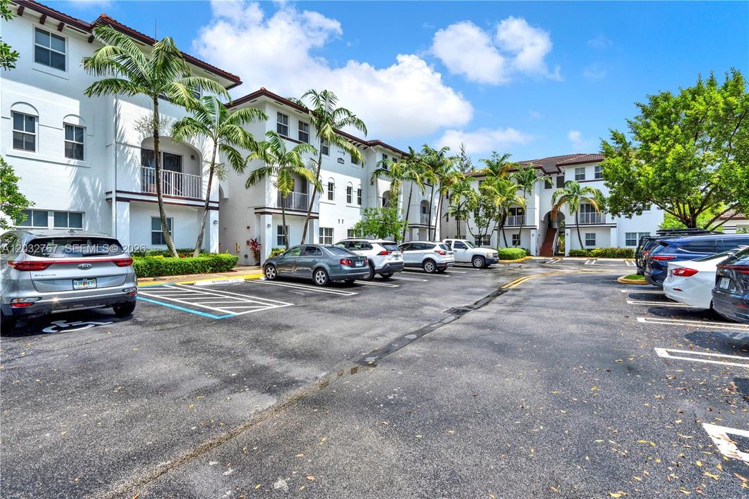 For Rent: $2,800 (3 beds, 2 baths, 1335 Square Feet)