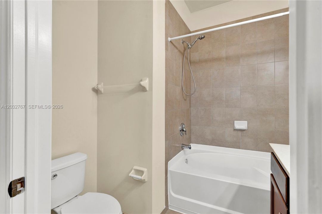 For Rent: $2,800 (3 beds, 2 baths, 1335 Square Feet)