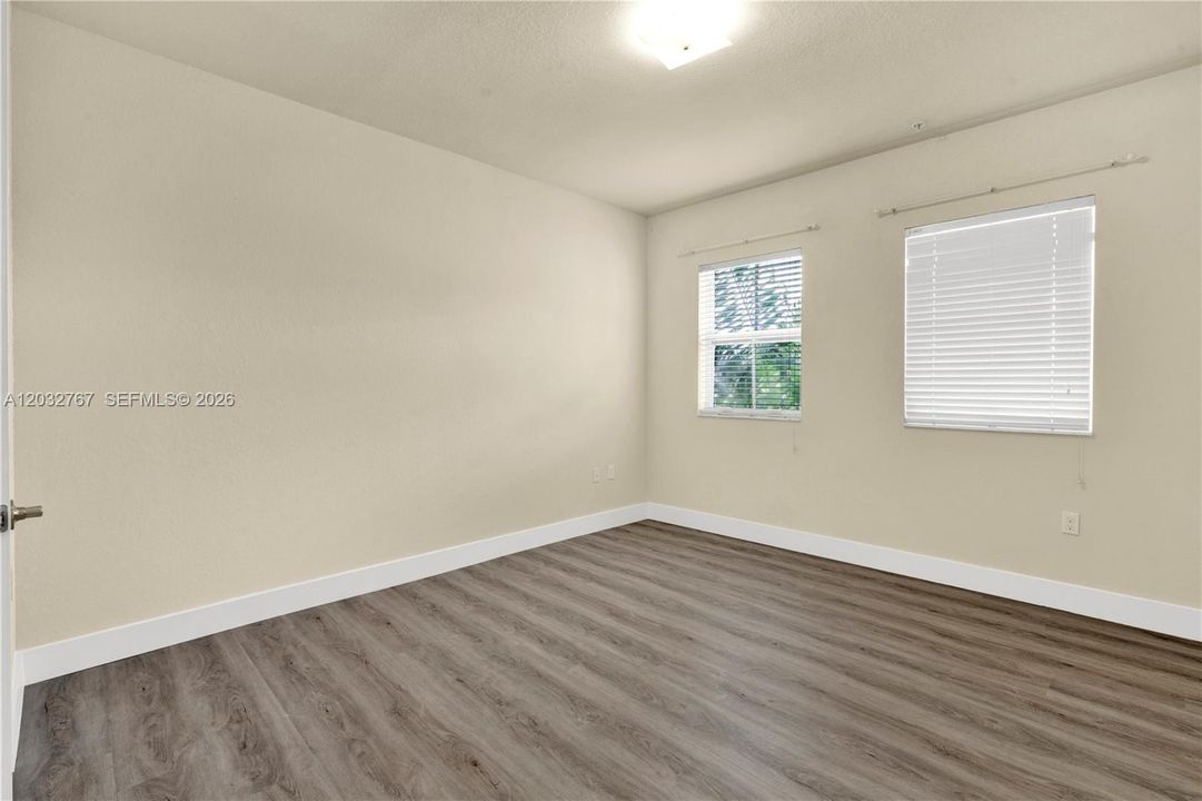 For Rent: $2,800 (3 beds, 2 baths, 1335 Square Feet)