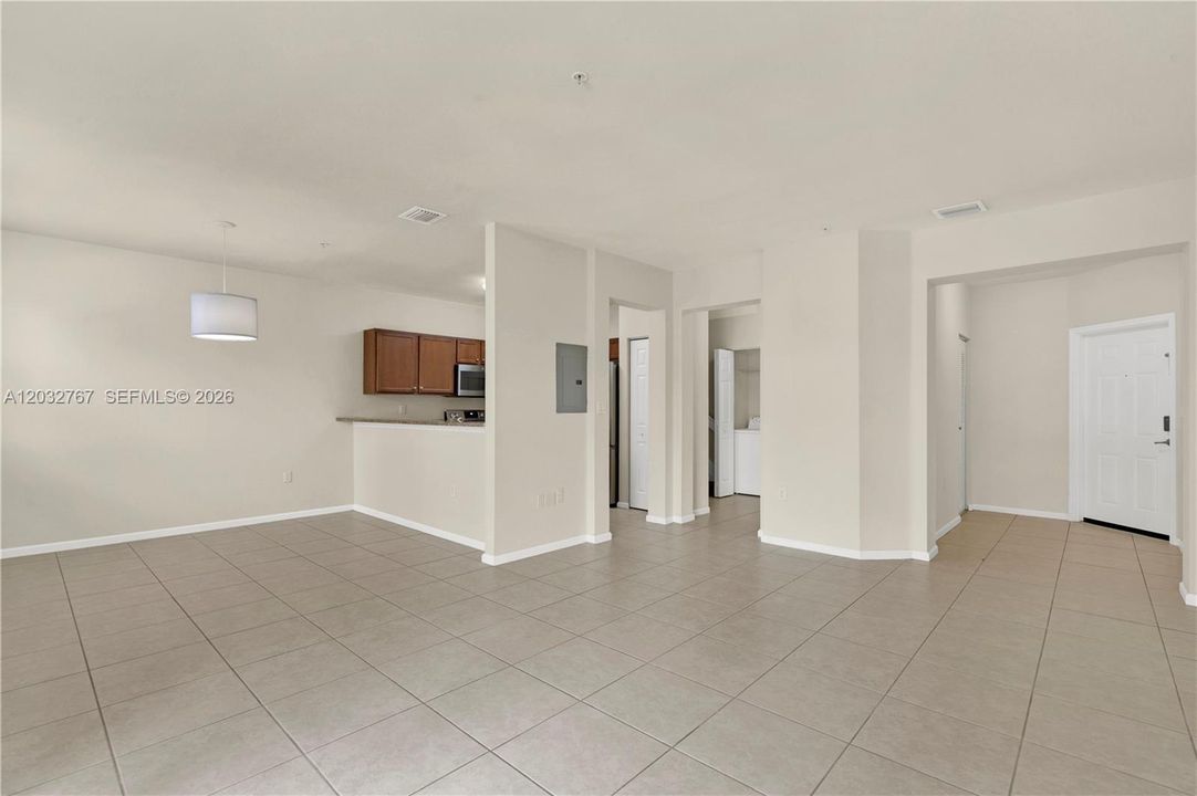 For Rent: $2,800 (3 beds, 2 baths, 1335 Square Feet)
