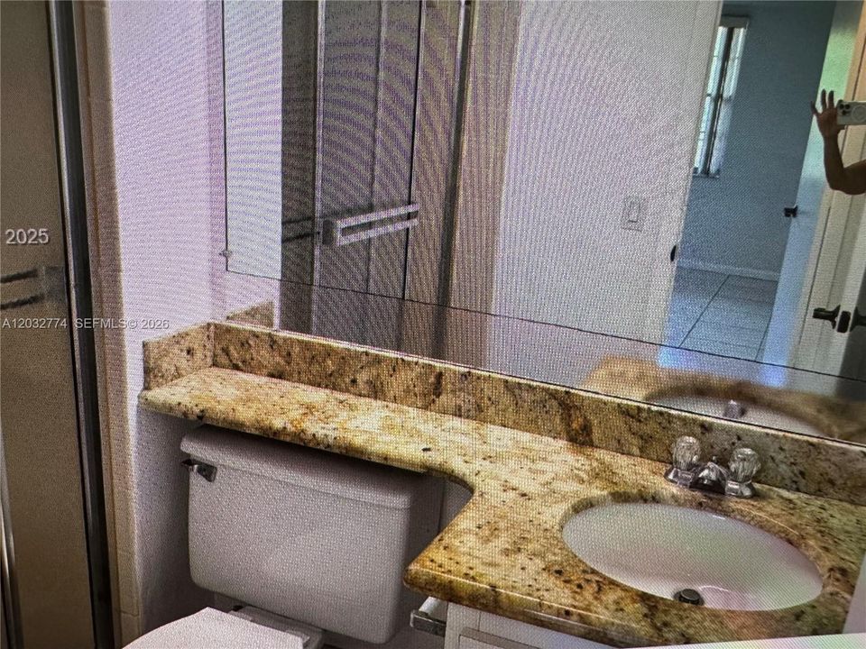 Под контрактом: $2,250 (2 спален, 2 ванн, 1180 Квадратных фут)