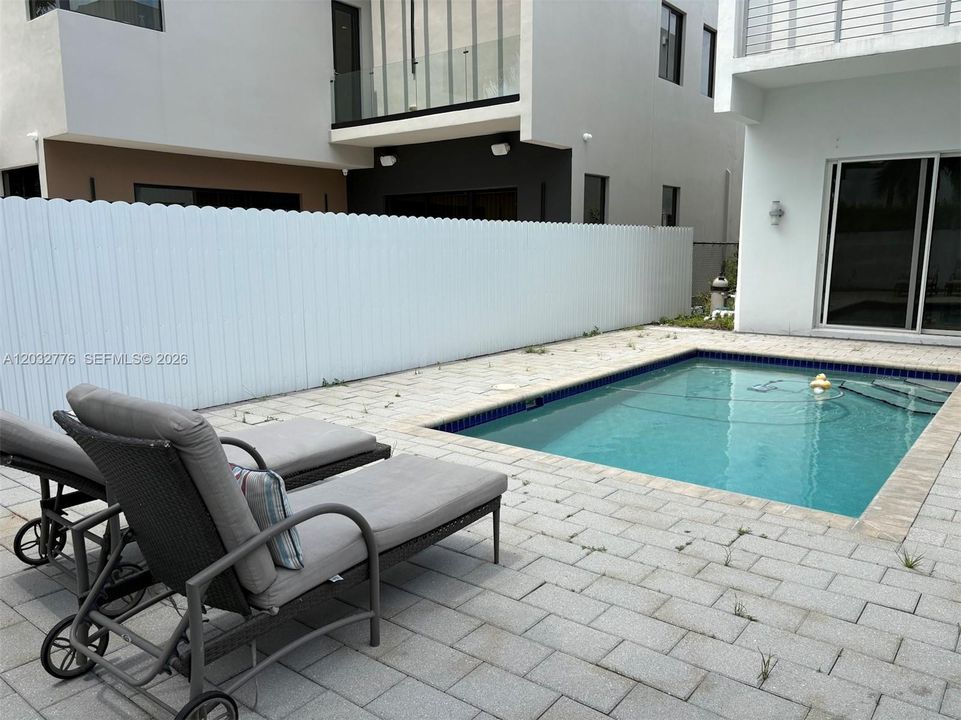 En Venta: $1,800,000 (5 camas, 5 baños, 3690 Pies cuadrados)