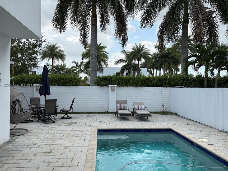En Venta: $1,800,000 (5 camas, 5 baños, 3690 Pies cuadrados)