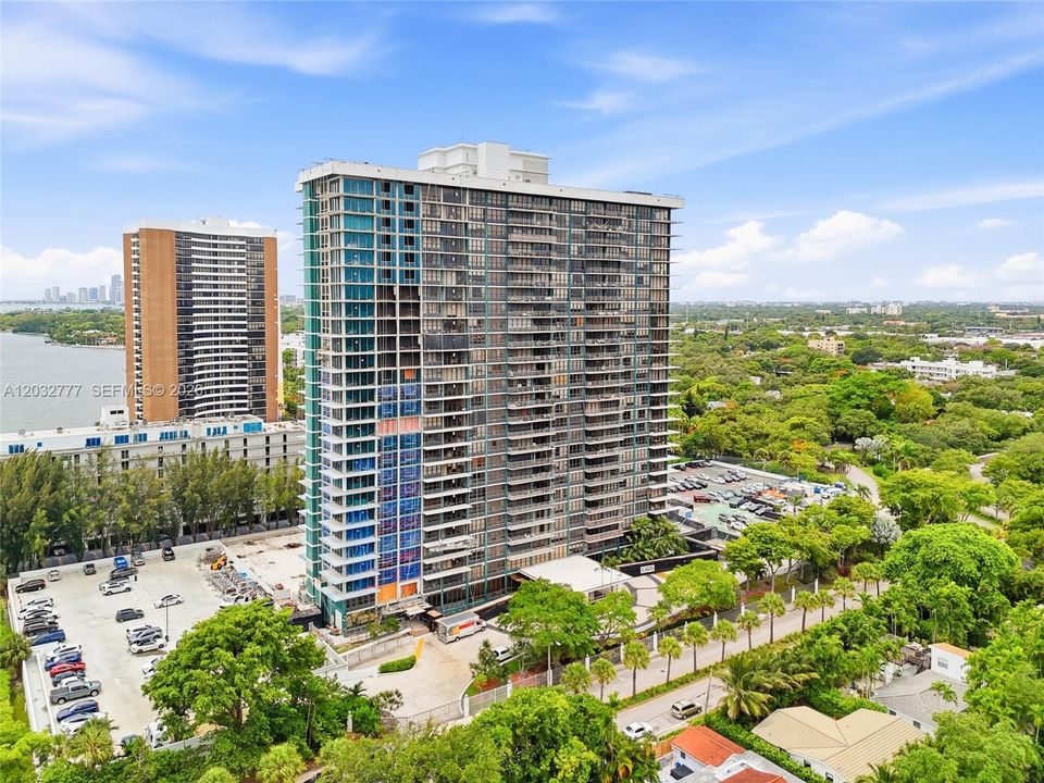 Active With Contract: $2,650 (2 beds, 2 baths, 1242 Square Feet)