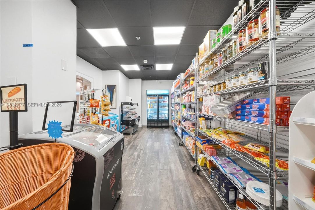 On-site café/market