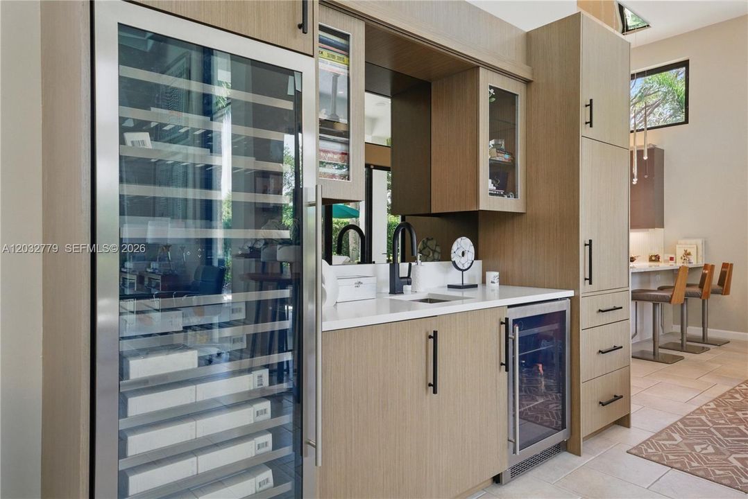 En Renta: $18,000 (3 camas, 3 baños, 2407 Pies cuadrados)