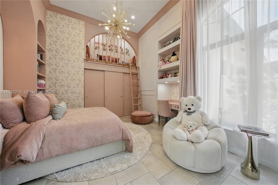 En Renta: $18,000 (3 camas, 3 baños, 2407 Pies cuadrados)