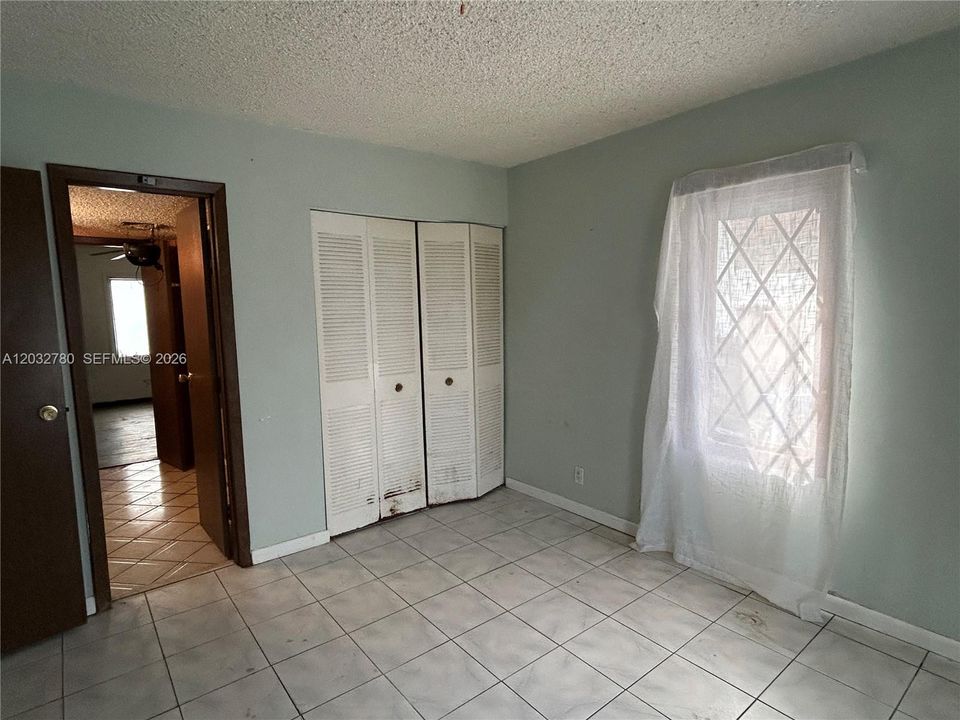 For Sale: $425,000 (3 beds, 2 baths, 1692 Square Feet)