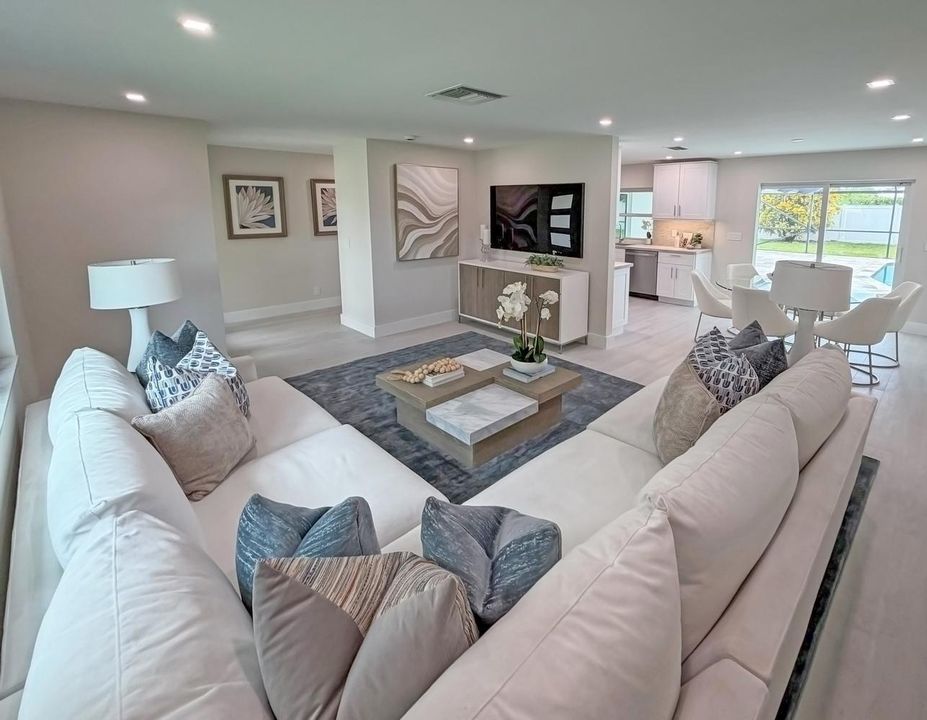 008-042C-1100 SW 15th Ave-1424x1000