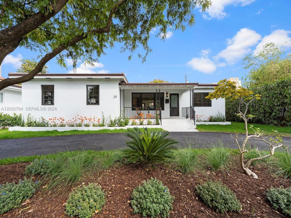 For Sale: $2,292,000 (4 beds, 3 baths, 2237 Square Feet)