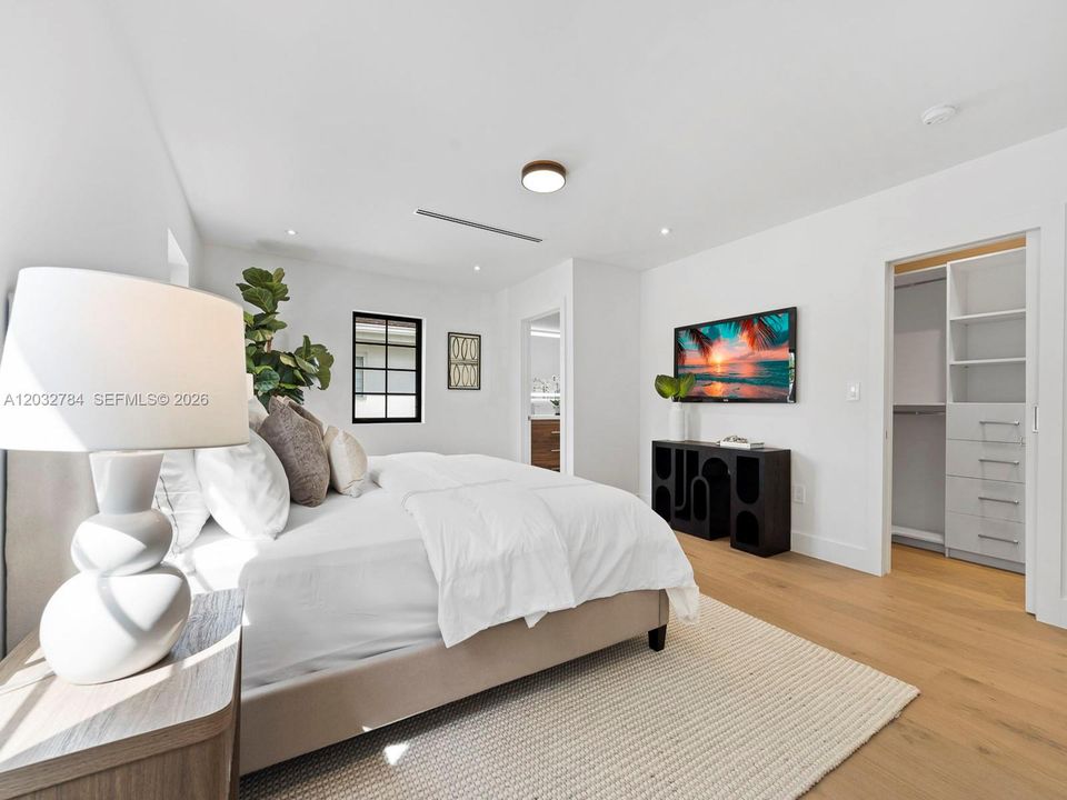 For Sale: $2,292,000 (4 beds, 3 baths, 2237 Square Feet)