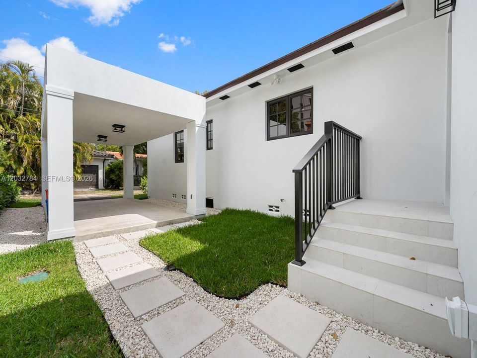 For Sale: $2,292,000 (4 beds, 3 baths, 2237 Square Feet)