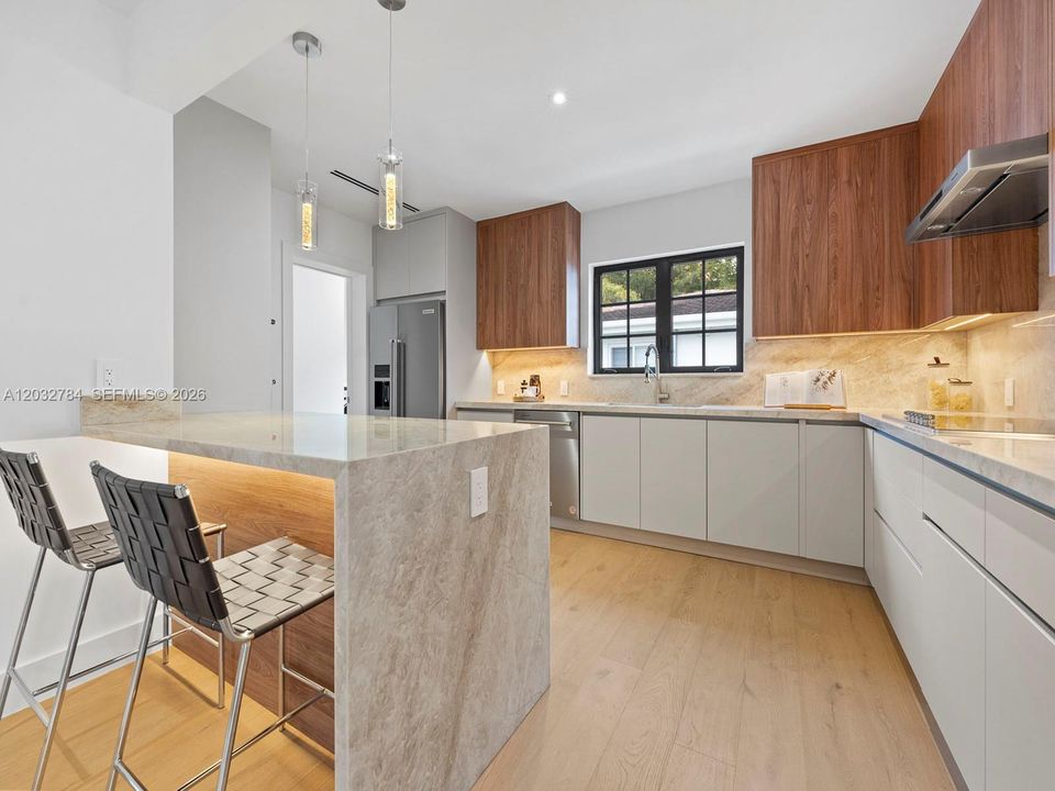 For Sale: $2,292,000 (4 beds, 3 baths, 2237 Square Feet)