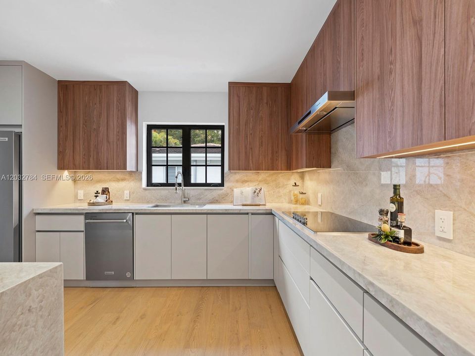 For Sale: $2,292,000 (4 beds, 3 baths, 2237 Square Feet)
