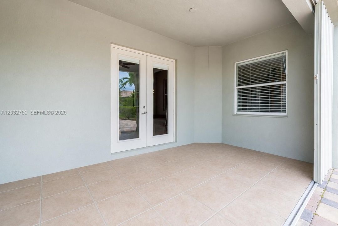 For Sale: $825,000 (3 beds, 2 baths, 1888 Square Feet)