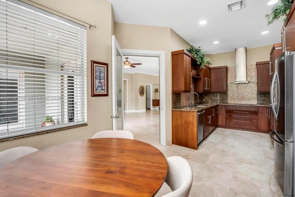 For Sale: $825,000 (3 beds, 2 baths, 1888 Square Feet)