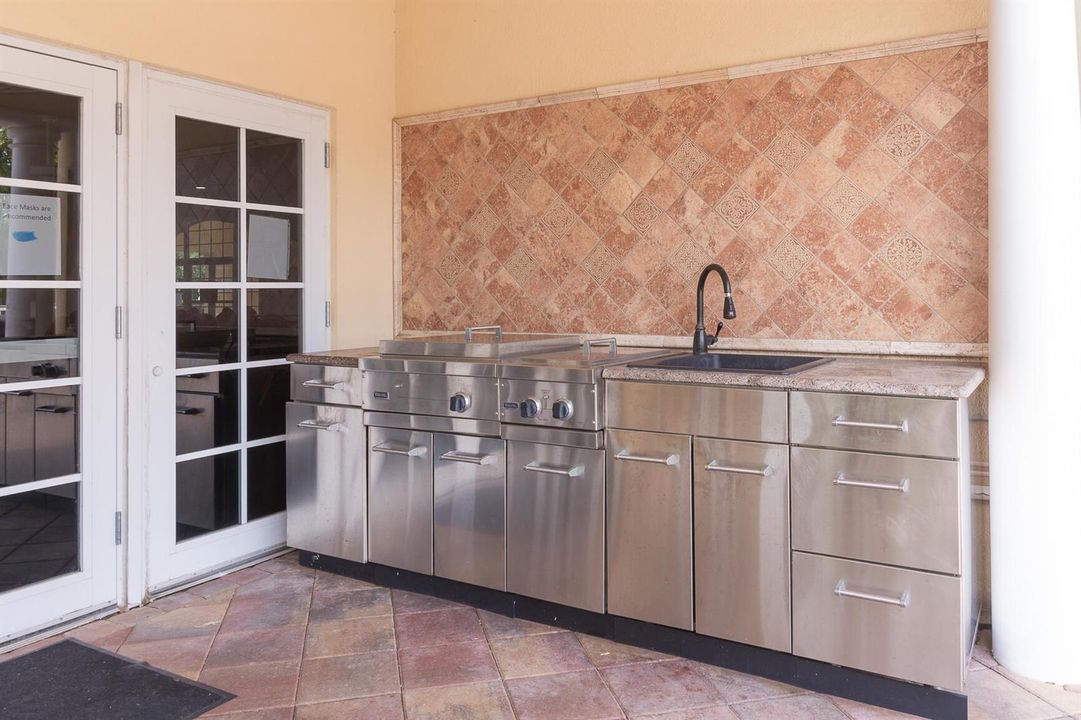 Outdoor Kitchen