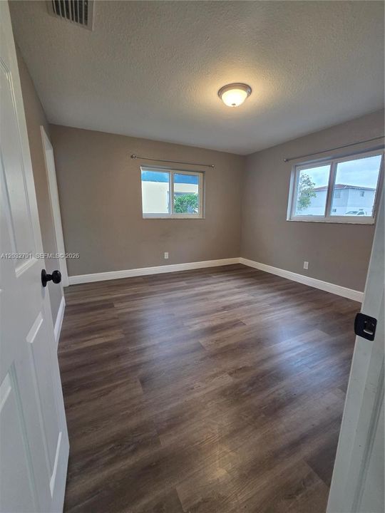 For Rent: $4,114 (4 beds, 3 baths, 1319 Square Feet)