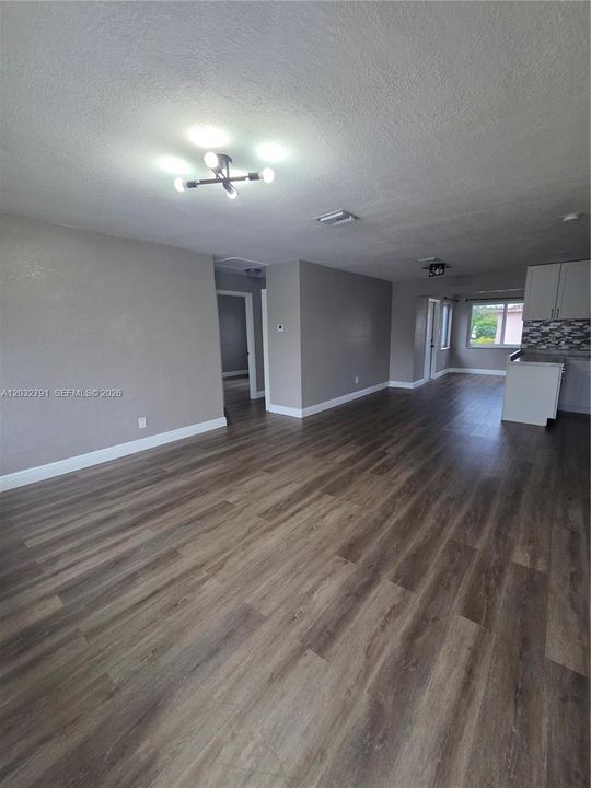 For Rent: $4,114 (4 beds, 3 baths, 1319 Square Feet)