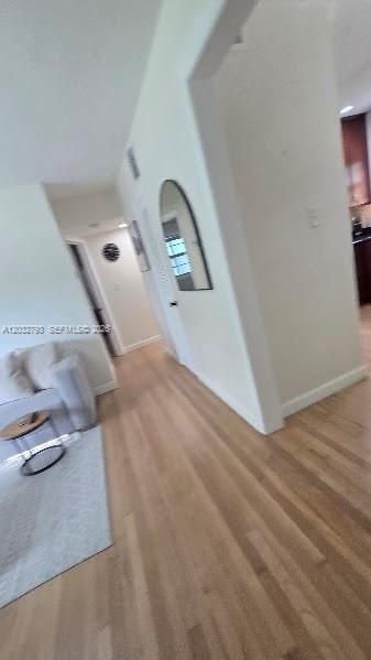 For Rent: $2,350 (2 beds, 1 baths, 800 Square Feet)